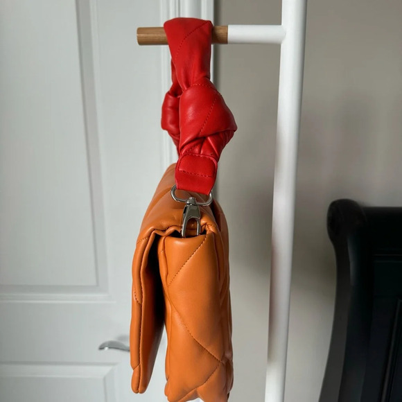 Sondra Roberts Orange Puffer Bag - Picture 3 of 7